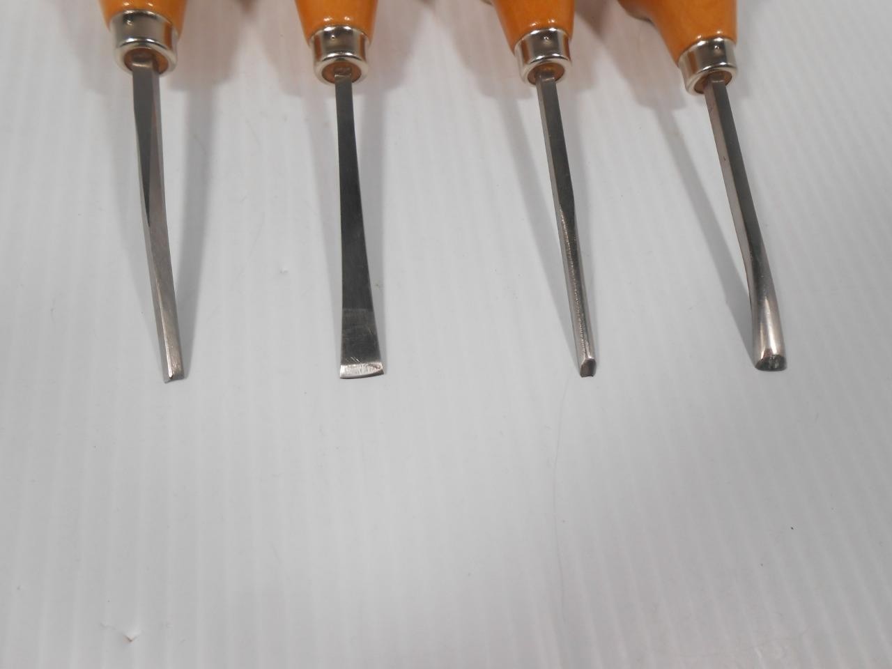 Set of 4 Walnut Hollow WOOD CARVING PALM CHISELS KNIVES.