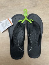 W/M BLACK CROCS FLIP WATER FRIENDLY BEACH/POOL FLIP FLOP SANDALS W9/M7