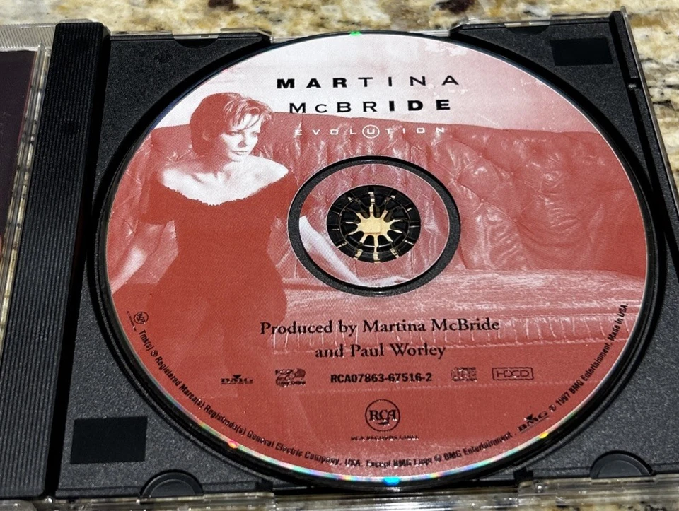 MARTINA McBRIDE- EVOLUTION CD RCA RECORDS 67516-2 Foto 3 de 4