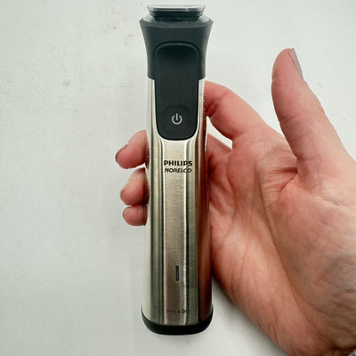 Philips Norelco Multigroomer 7000 Series - Mens Grooming Kit - MG7910/49 (A83)