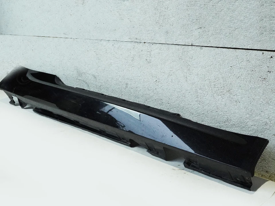 2007 Bmw M6 E64 Convertible Rocker Skirt Panel Cover Right Rh 51777898214 Oem - Image 2 of 4