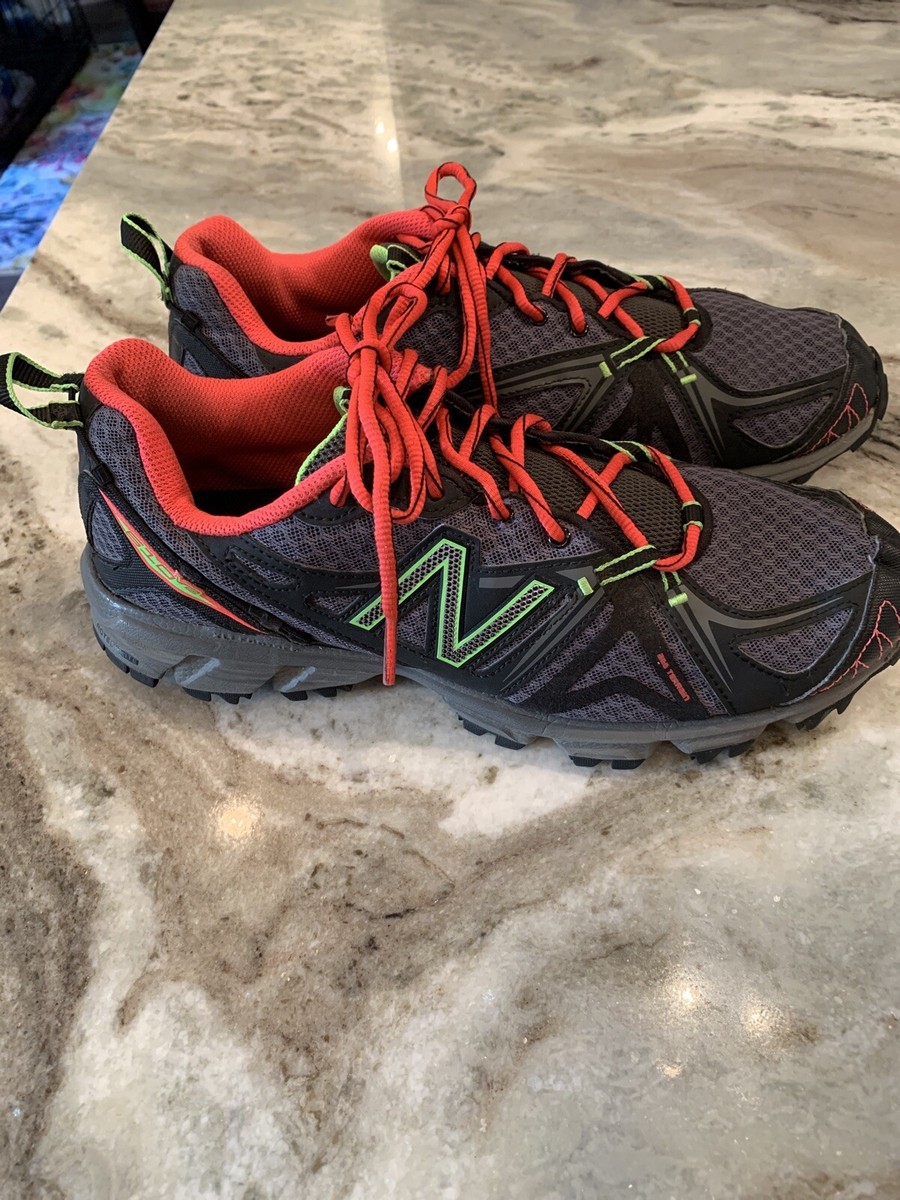 New Balance 610 v2 Trail Shoes All Terrian athletic shoes women's size 11 B  EUC