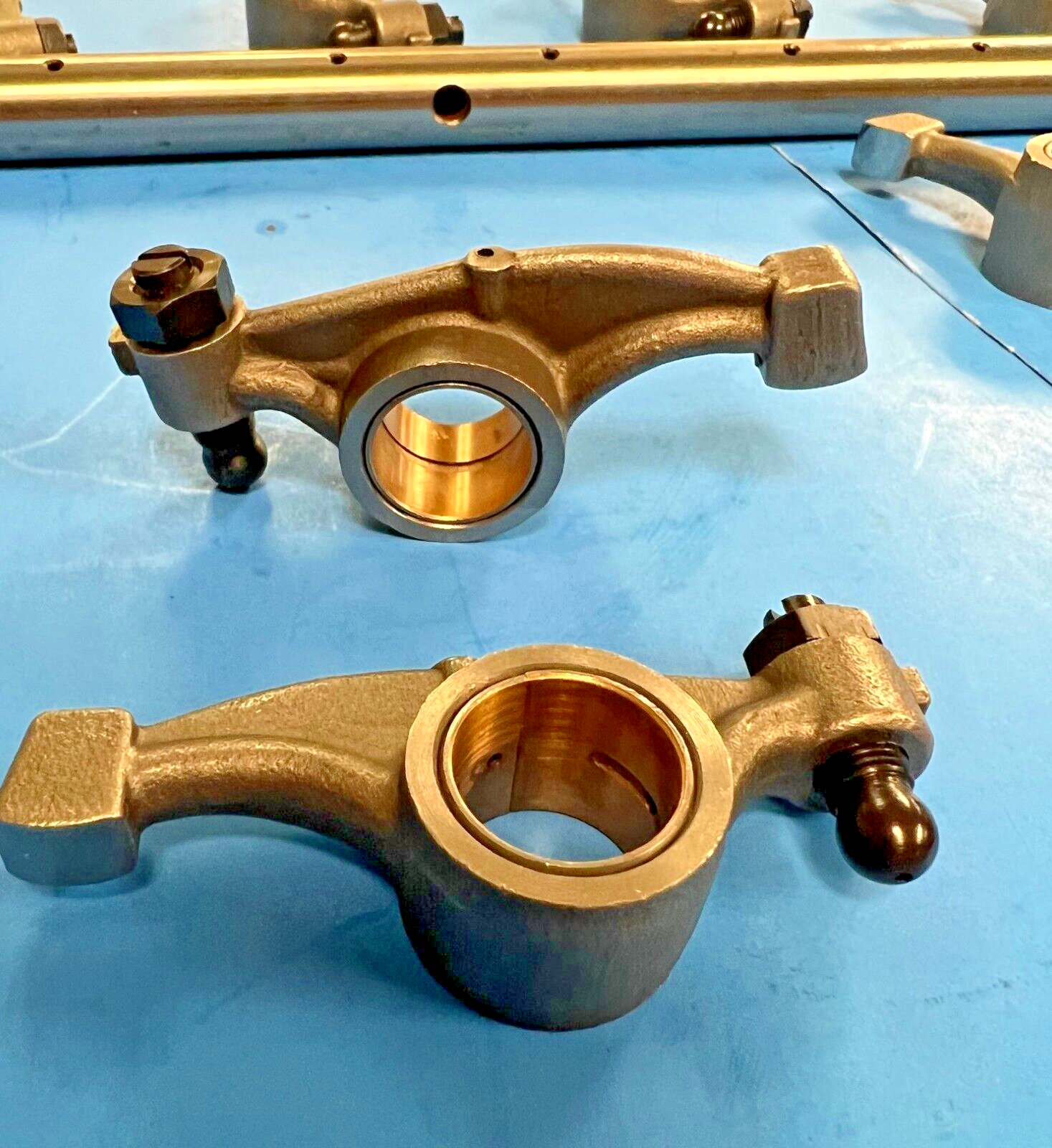 New Rocker Arm Set of 12 w/ Bushings + Rocker Shaft Austin Healey 100-6 ...