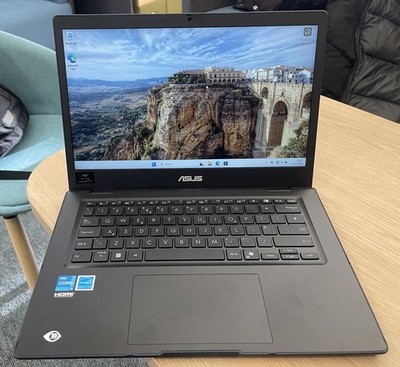 ASUS Schullaptop 14'' Full HD | i3 | 16GB RAM | 128GB SSD | Windows 11 Pro