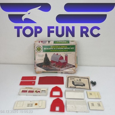 BACHMANN 2554 BARNYARD & ANIMALS BUILDING & LANDSCAPING KIT HO-GAUGE