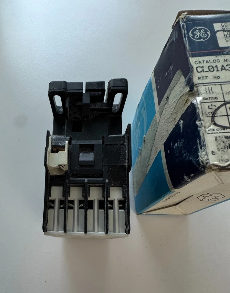 Contator GE CL01A310TJ NOVO NA CAIXA - Imagem 4 de 4