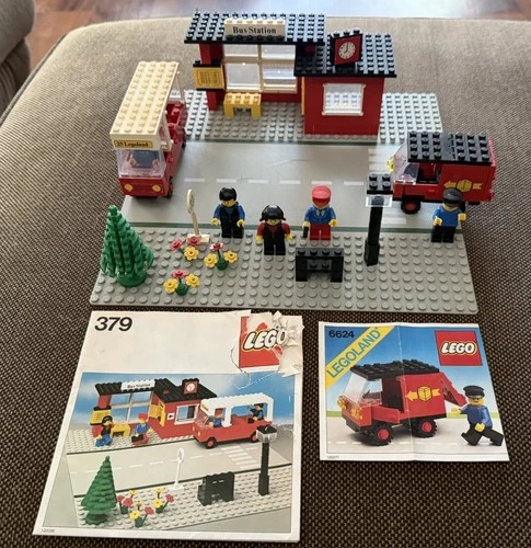 Rare Vintage 1979 LEGO 379 Bus Station Classic Town w/Legoland 6624 Truck (1983)