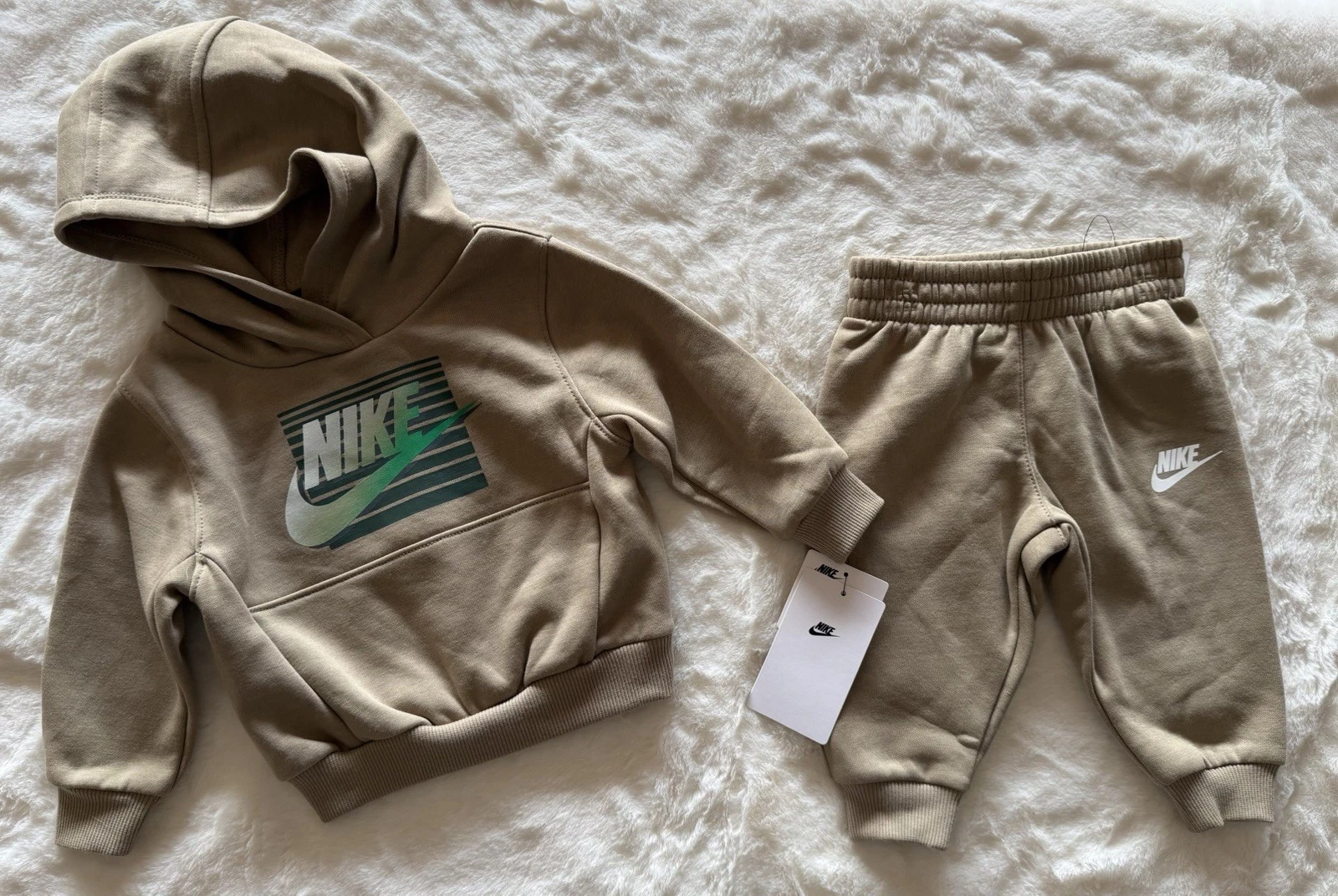 NIKE Sportswear Baby Boy’s Fleece & Sweatshirt & Joggers Outfit, 2-piece set