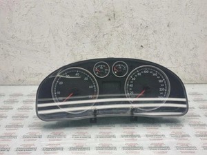 VW PASSAT B5 3B3 Kombiinstrument 3B0920805 1.60 Petrol 75kw 2003 31476437