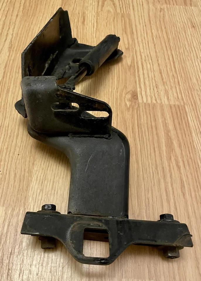 1984-1996 Chevrolet Corvette C4 capô dobradiça lado direito GM OEM 84-96 - Imagem 2 de 4