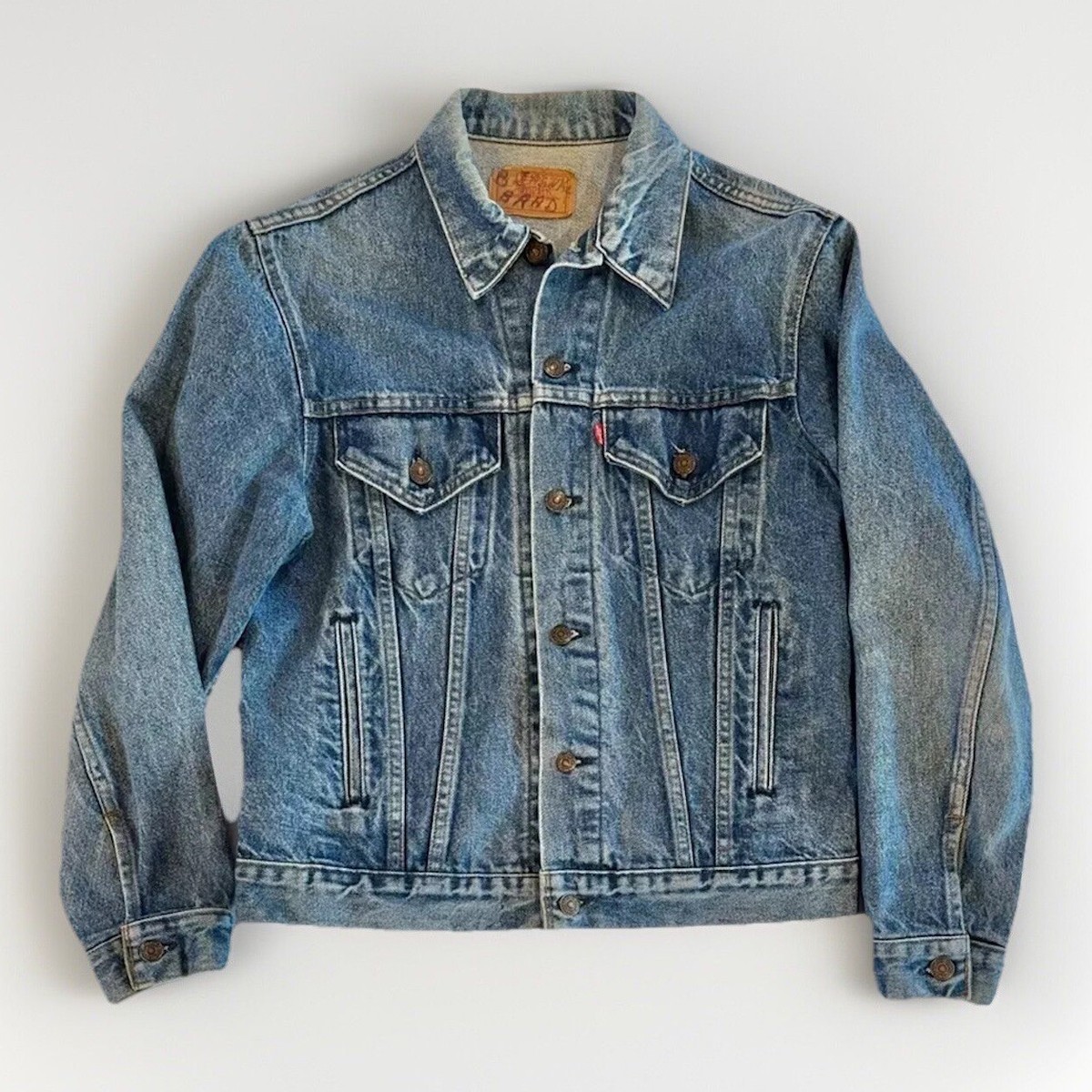 Vintage 1980's Levi's Trucker Jacket Denim Size 40 Vintage 1980's Levi's Trucker Jacket Denim Size 40