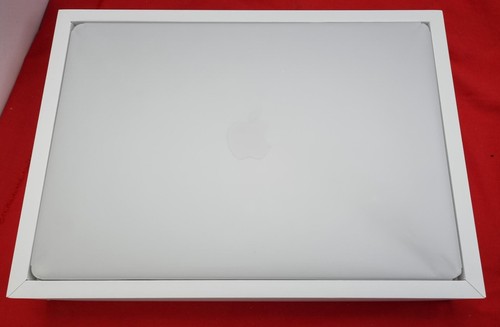 APPLE MACBOOK AiR 15.3" M3 CHIP~24GB RAM~512GB SSD~SILVER 2024(OPEN NEVER USED) - Afbeelding 4 van 6