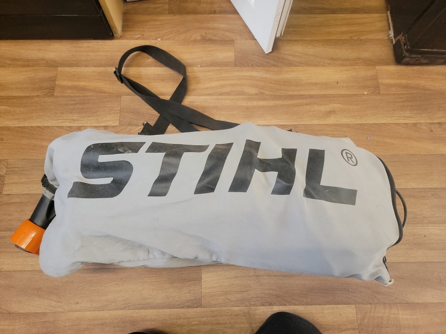 Stihl SHE71 Electric Leaf Blower & Vacuum Hardly Used Excellent