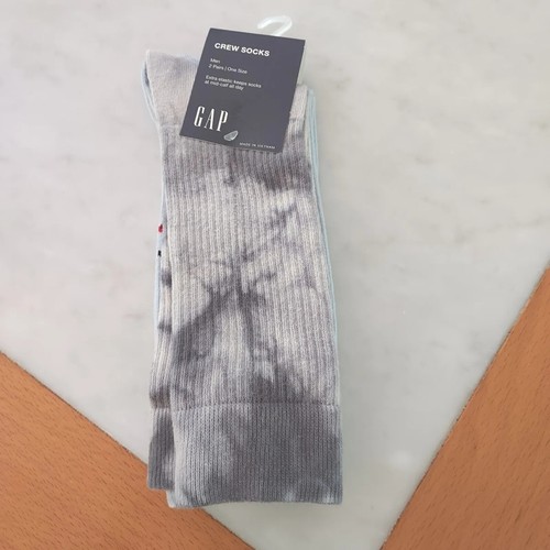 GAP Men's One Size Navy Penguins and Gray Graphic Crew Socks 2-Pack NWT - Picture 2 of 3