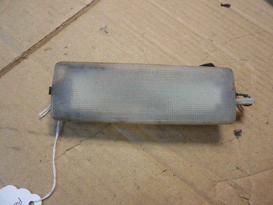 Luz domo interior trasero 80-91 mercedes w126 560sec 420sel 1268200101 Foto 2 de 4