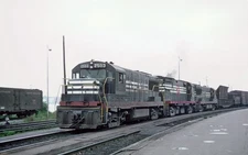 New Haven GE U25B 2403 passing through New London, CT 1968 8.5 x 11 Photo