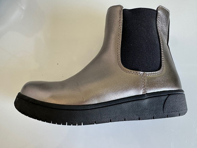 H&M kids, girls shoes, Chelsea Boots silver, new without tags