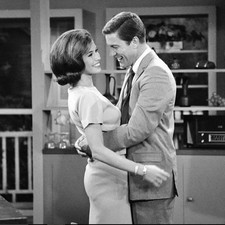 Dick Van Dyke And Mary Tyler Moore  4x6 PHOTO PRINT