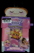 Cookeez Makery TOASTY TREATZ Toaster Oven Toy Scented Surprise Baked Plush Pet