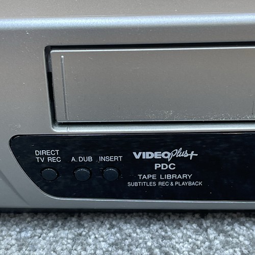Panasonic NV-HD685B Lettore Videocassette VHS Videoregistratore Super Drive con Telecomando - Foto 11 di 21