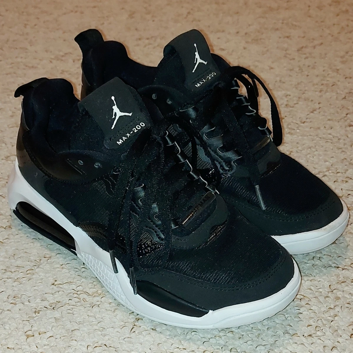 Basketball clearance trainers sale