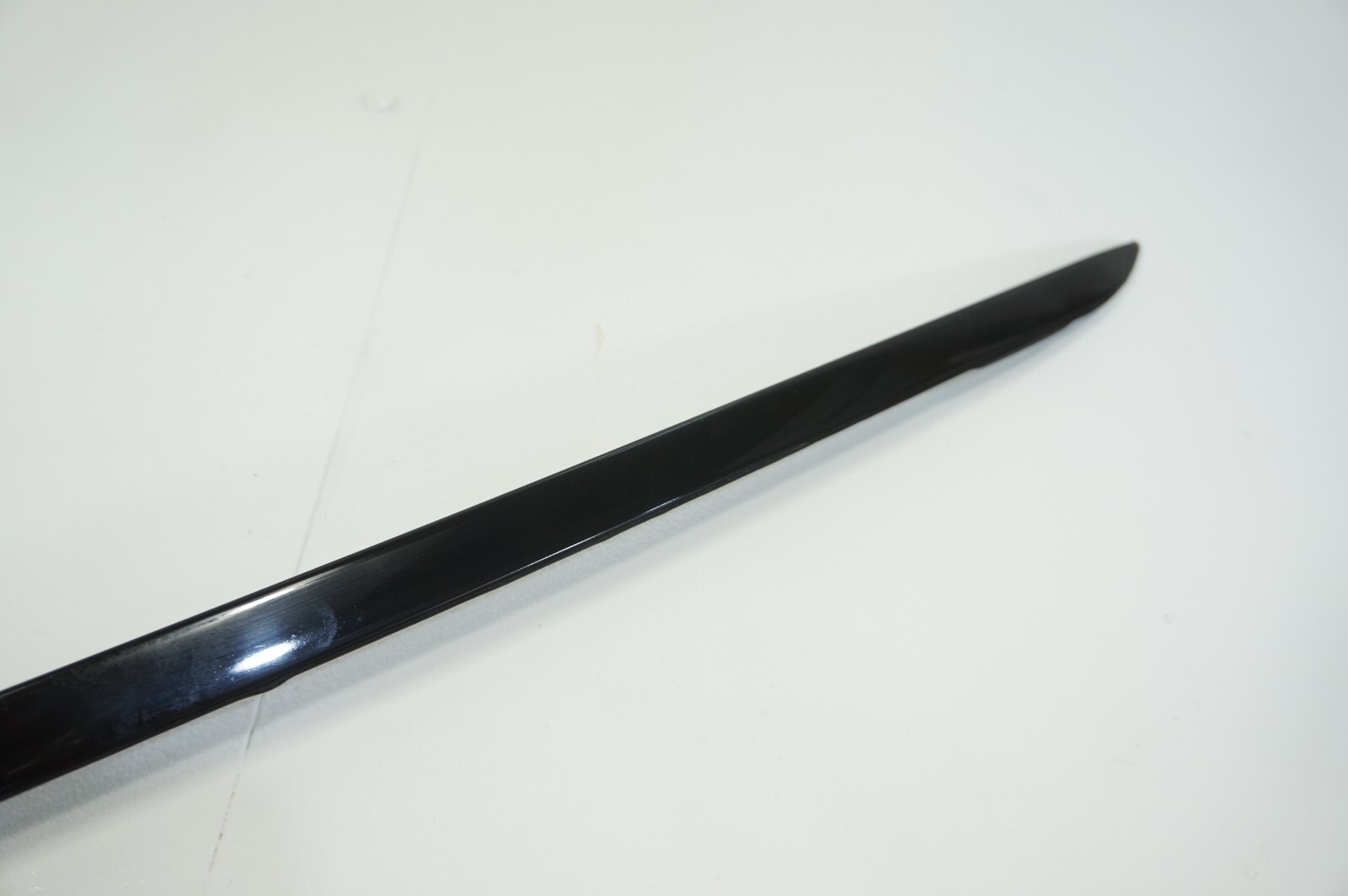 06-12 BENTLEY FLYING SPUR Windshield LEFT DRIVER SIDE Vertical A pillar trim