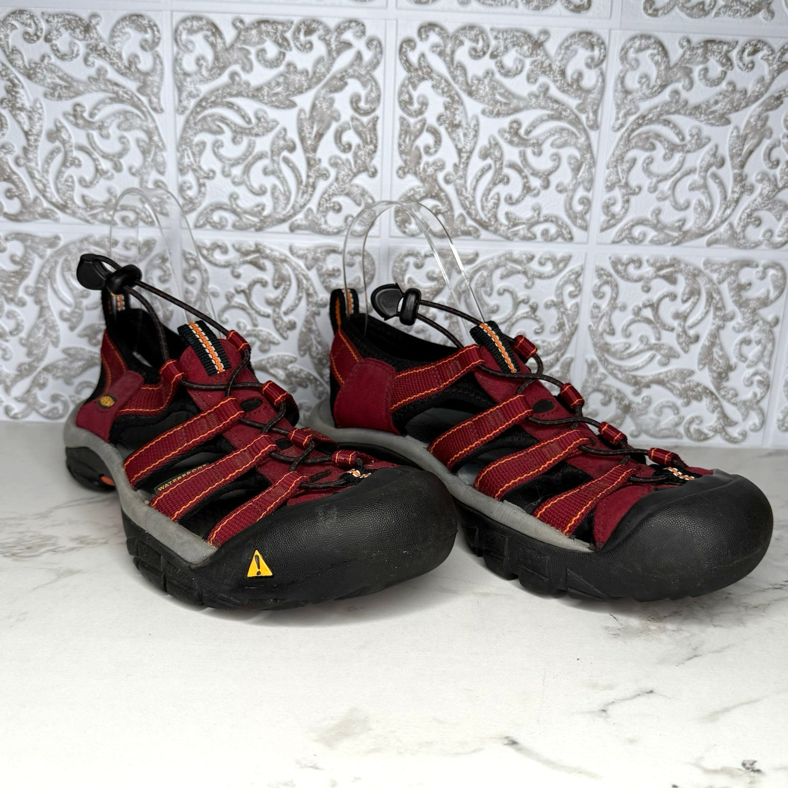 Sandali da trekking impermeabili Keen taglia 8 da donna Newport Maroon outdoor trail ottimi