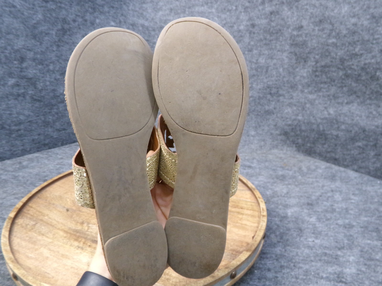 PANTOFOLA D’ORO Tory Burch Louisa sandali infradito pelle marrone oro metallizzato misura 6 5 M