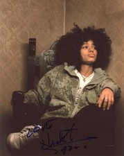 Nneka "Heartbeat" AUTOGRAPH Signed 8x10 Photo