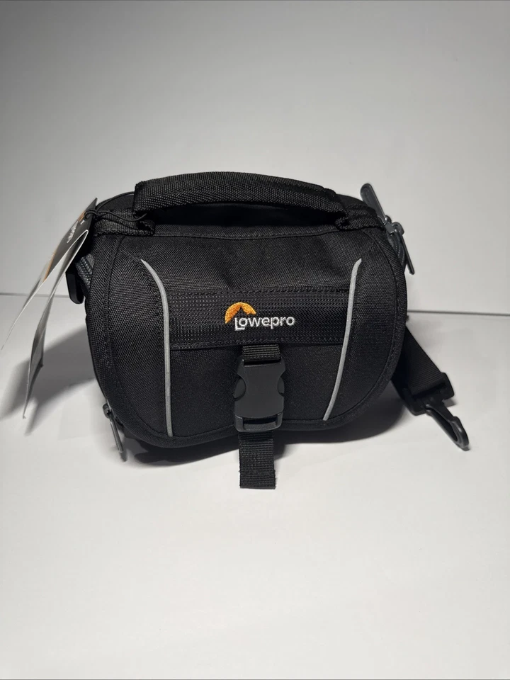 Lowepro Adventura SH 110R II Shoulder Bag Camera Bag - Image 2 of 4