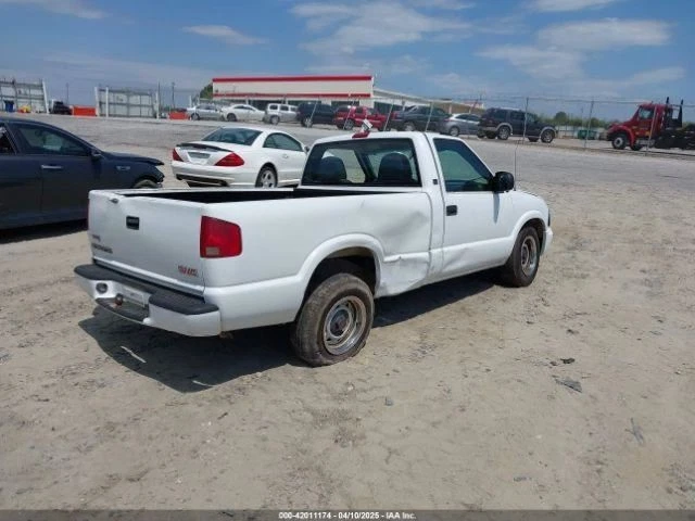 Radiator 4-134 Fits 94-03 S10/S15/SONOMA 4848081 Foto 4 de 4