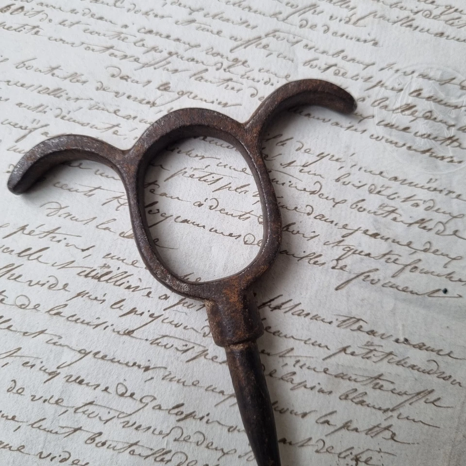 Antiguo sacacorchos sacacorchos de hierro forjado de finales del siglo XIX - Imagen 2 de 4