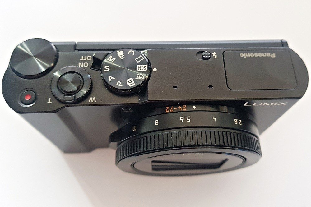 Panasonic LUMIX LX10 20.1MP Digital Camera - Black (Kit w/ 24-72mm