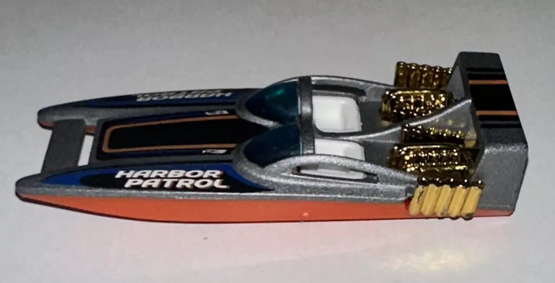 2011 Hot Wheels Green Lantern Speed Boat Harbor Patrol City Works Hovercraft