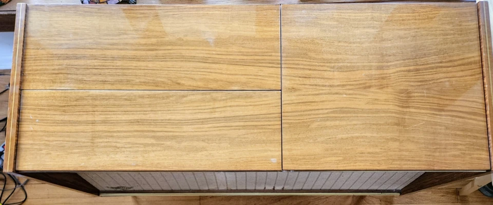 Hermosa radio consola estéreo MSM Grundig Majestic SO12U/1! Foto 3 de 4