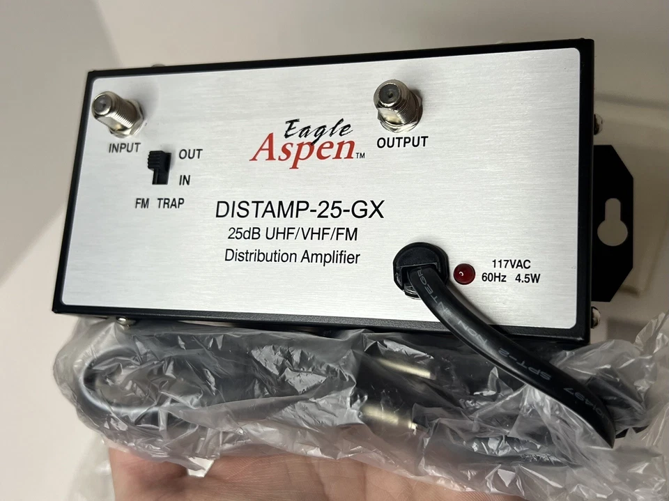 New Eagle DISTAMP-25-GX 25dB UHF VHF FM Distribution Amplifier Black & Silver - Image 2 of 4