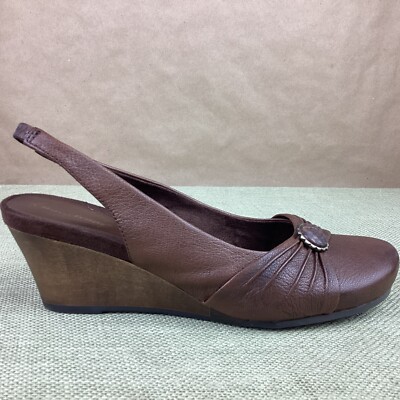 Bare Traps DAISY Brown Leather Slingback Sandals Wedge Shoes Women s Size 10 M