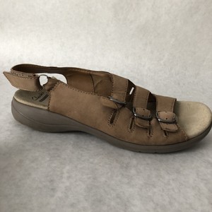 clarks sandals size 8