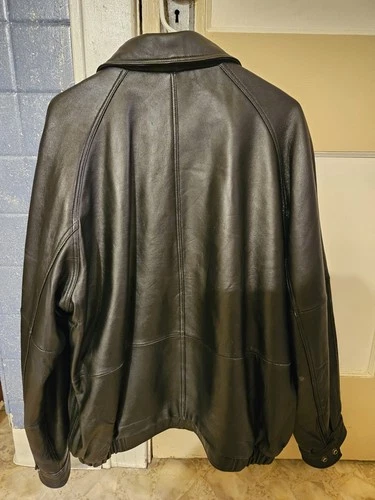 Bill Blass Men’s Black Leather Bomber Jacket Full Zip Quilted Lining Size L image 2