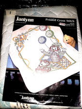 1987 JANLYNN Printed Cross Stitch "Jack in the Box' Pre Quilted 43X34 Crib   E