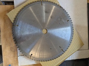 Saw Blade 12" x 1" bore