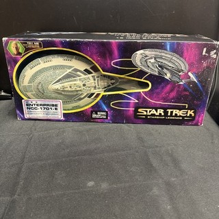 Diamond Select Star Trek USS Enterprise NCC 1701 E