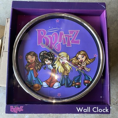 Bratz Dolls Sasha Cloe Yasmin Jade Round Wall Clock Analog Display Purple MGA
