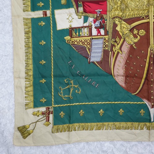 Vintage HERMES Paris La Reale by Hugo Grygkar Silk Scarf Scarves 34.5"X33.5" O12 - Picture 4 of 23