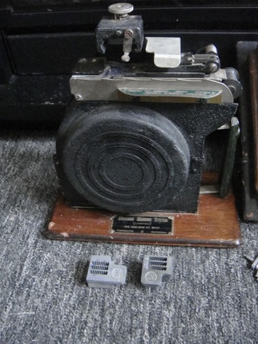 Vintage Monarch Pathfinder Price Ticket Label Machine - 1940's - Picture 3 of 12