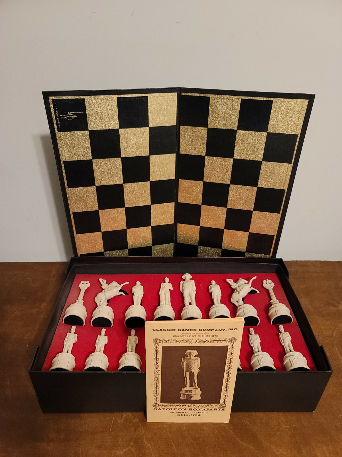 Classic Games Collector's Series Chess Set Edition 2 complete black & gold  board | eBay