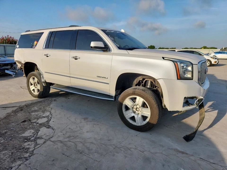 (LOCAL PICKUP ONLY) Grille Chrome Surround Denali Fits 15-20 YUKON 611060 - Image 4 of 4