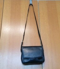 Ries Modell schwarze Damen-Umhängetasche aus...