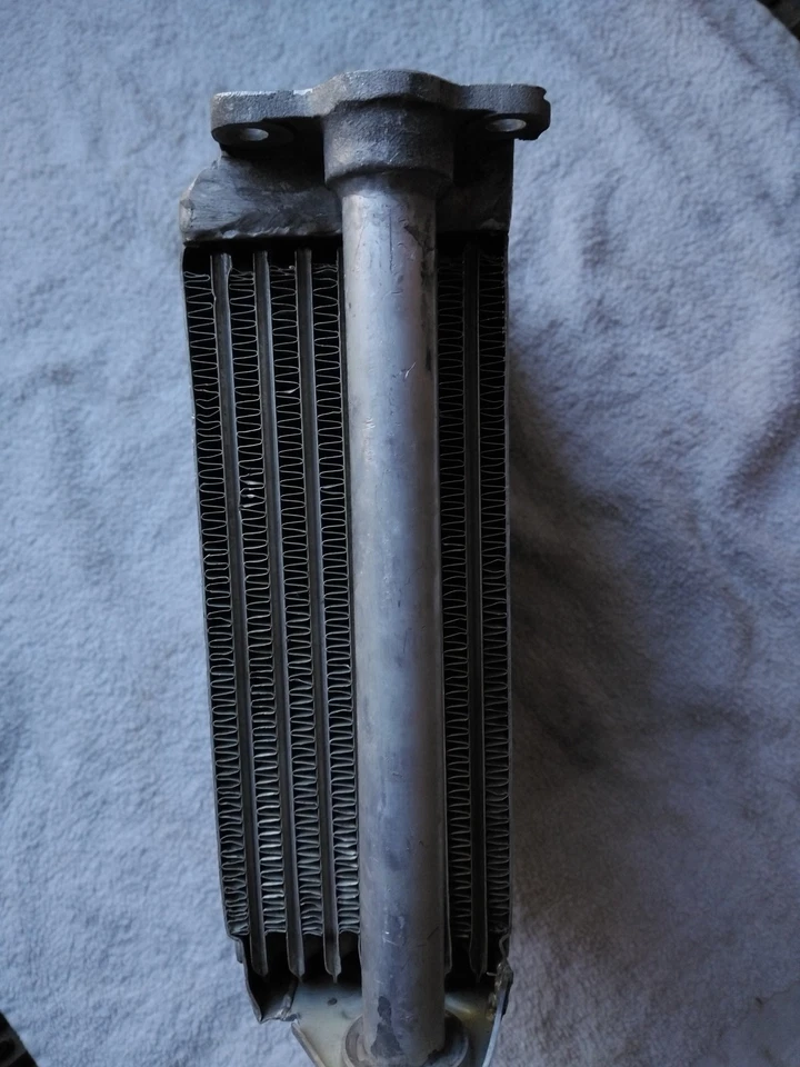 Porsche 911 911S 911E 911T 1965-1971 enfriador de aceite de motor Behr 901.107.041.02 Foto 3 de 4