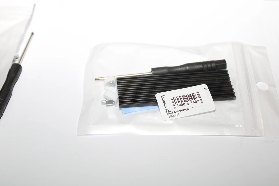 M.2 SSD NVMe Kühlkörper mit Wärmeleitpad 70x22x3 Schwarz - Bild 4 von 4